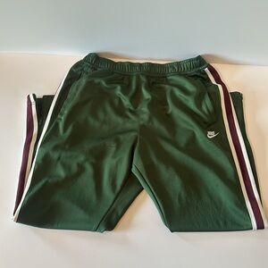 Nike green joggers in a XXL